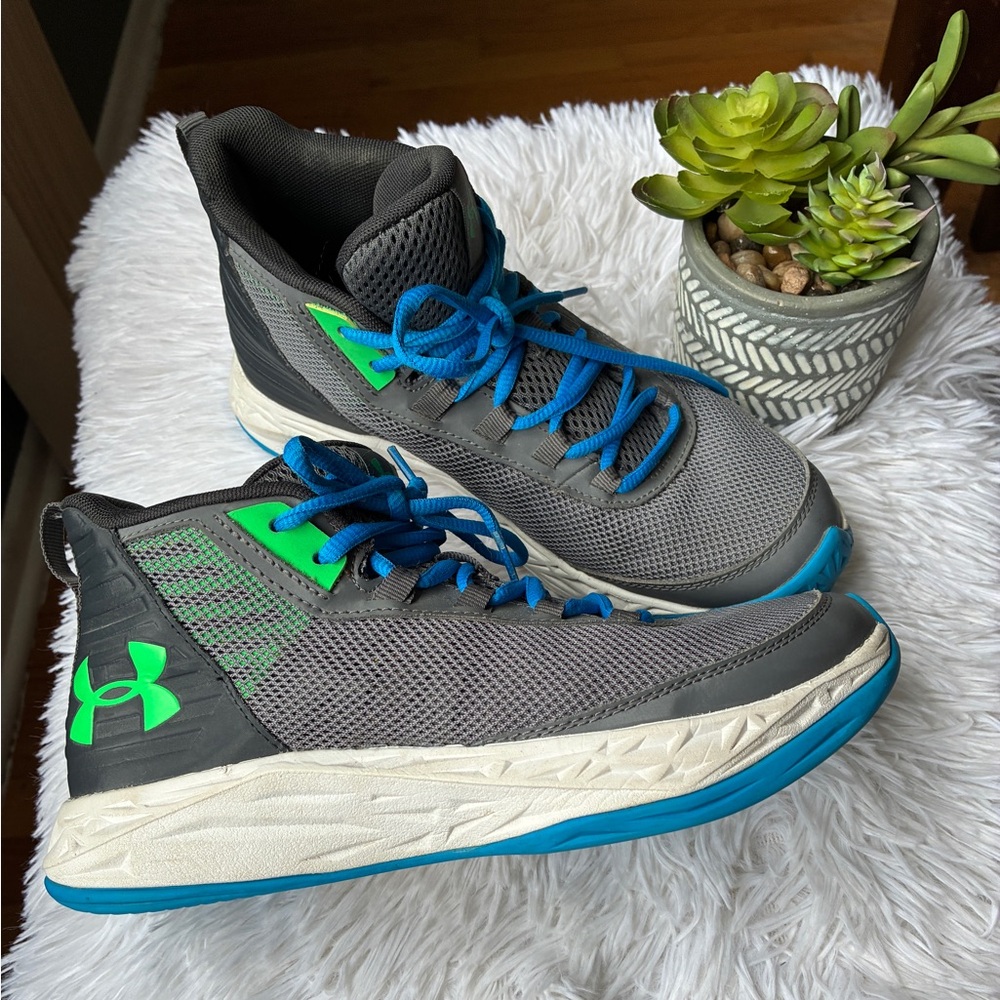Under Armour Boys Sneakers 💚